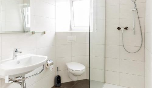 Economy Quadruple Room with Shared Bathroom