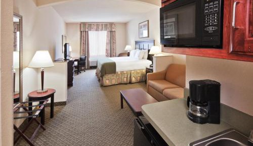 Standard Queen Room with Two Queen Beds - Communications Accessible