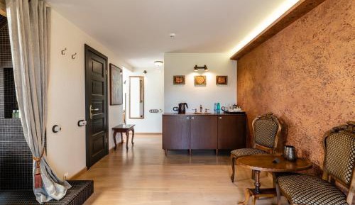 Deluxe Double Room with Bath
