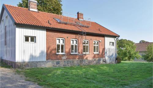 Six-Bedroom Holiday Home