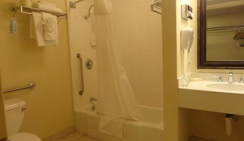 Queen Room - Disability Access