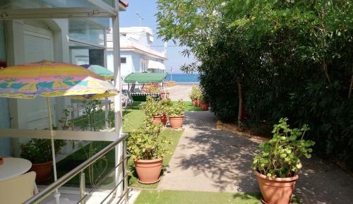 Triple bed Studio with Side Sea View