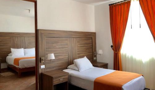 Deluxe Room (2 Adults + 1 Child)