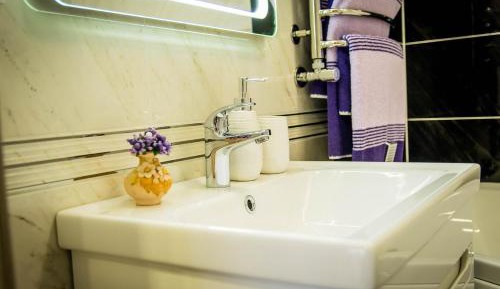 Studio with Spa Bath