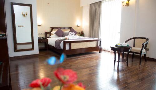 Suite with Lake View