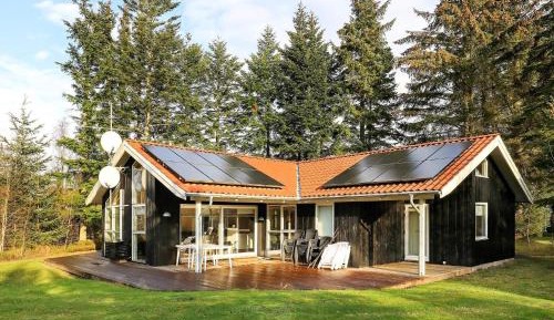 Four-Bedroom Holiday Home