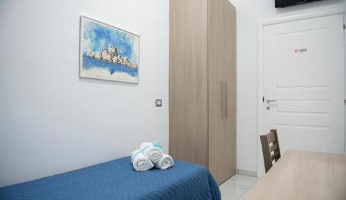 Standard Single Room with Shared Bathroom