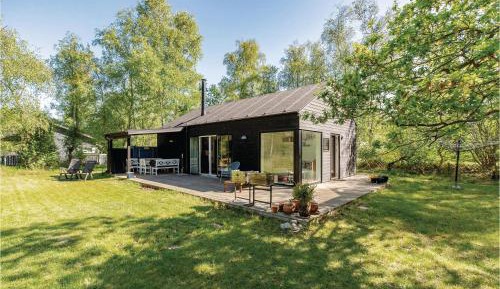 Three-Bedroom Holiday Home 