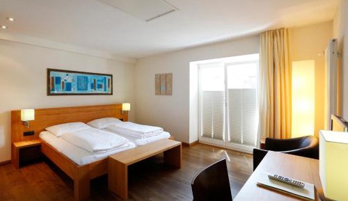 Queen Room with Balcony