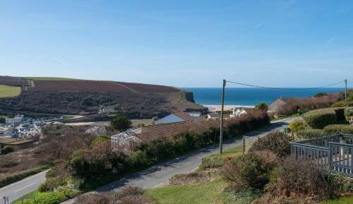 Two-Bedroom Apartment with sea view- No Dogs