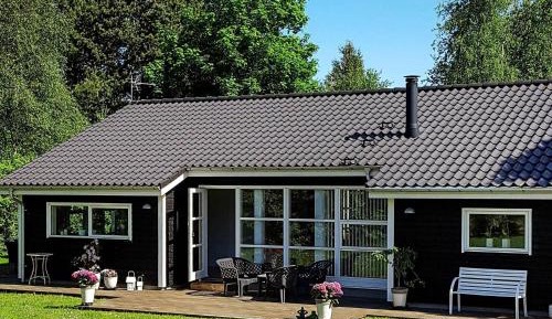 Three-Bedroom Holiday Home 
