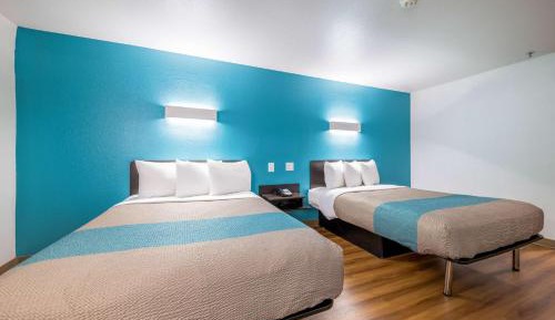 Deluxe Queen Room with Two Queen Beds - Non-Smoking