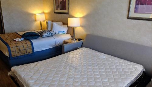 Queen Room - Non-Smoking