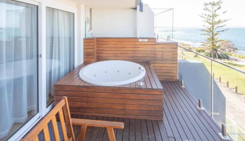 Queen Room with Spa Bath - Top Floor