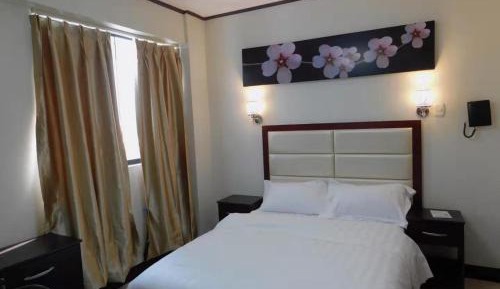 Standard Queen Room