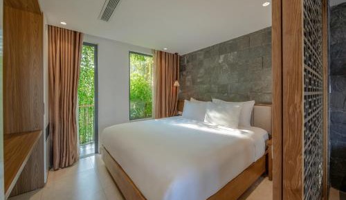 Two-Bedroom Suite with Street View and Pool View