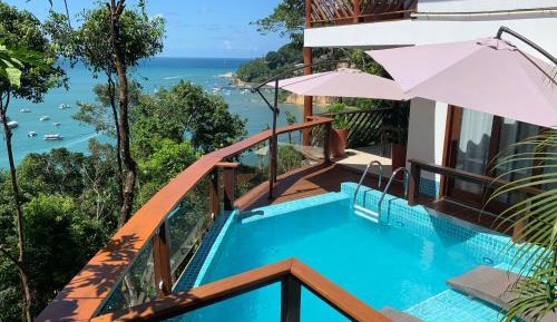 Apartment with Private Pool and Sea View