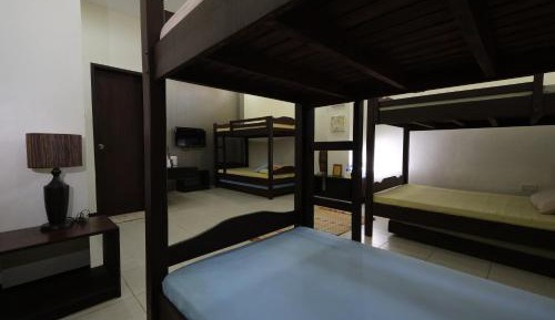 8-Bed Mixed Dormitory Room