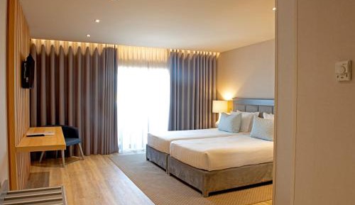 Double or Twin Room with Lateral Sea View