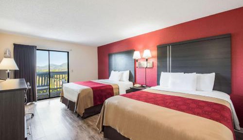 Queen Room with Two Queen Beds - Non-Smoking