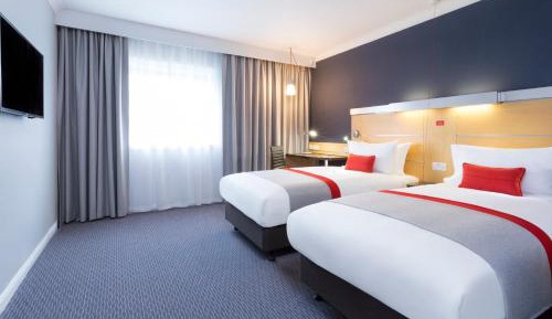 Standard Twin Room with Free Hot Breakfast