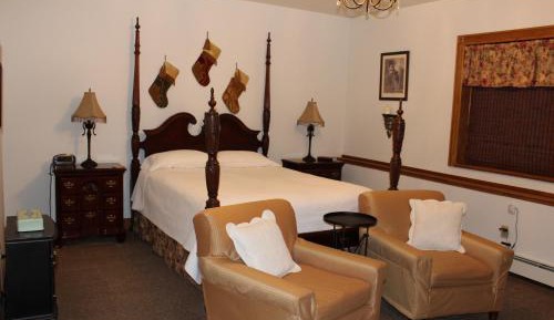 Deluxe Queen Room