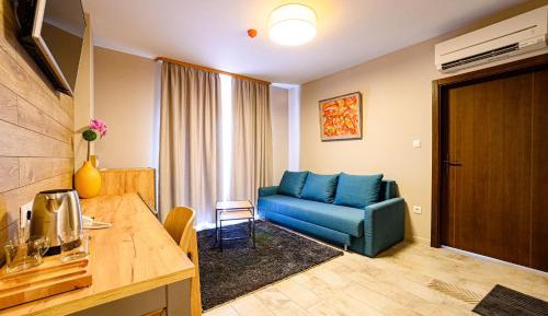 Apartment With Shared Bathroom