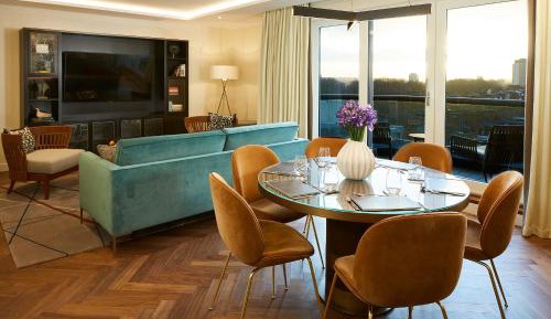 Luxury Three Bedroom Apartment 