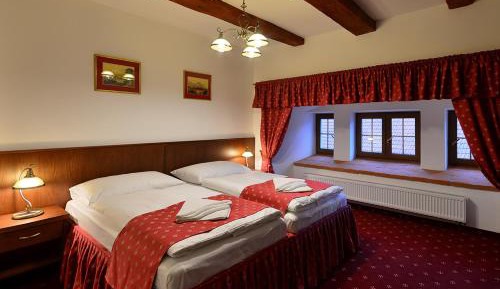 Deluxe Suite
