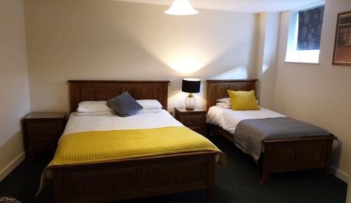 Deluxe Double Room (2 Adults + 1 Child)