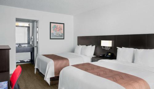 Poolside Queen Room with Two Queen Beds - Non-Smoking