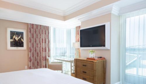 Standard King Room - Non-Smoking 
