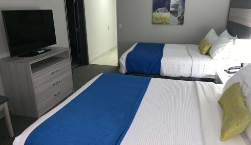 Queen Suite with Two Queen Beds