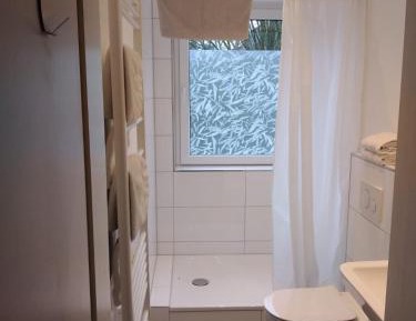 One-Bedroom Apartment with Balcony - Hugo - 