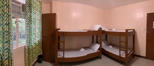 6-Bed Mixed Dormitory Room