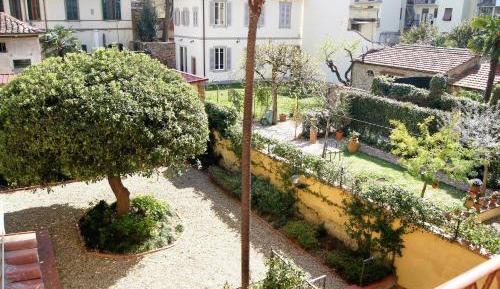 Two-Bedroom Apartment with Terrace - 44 Via Frà Bartolomeo