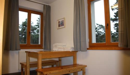 8-Bed Mixed Dormitory Room