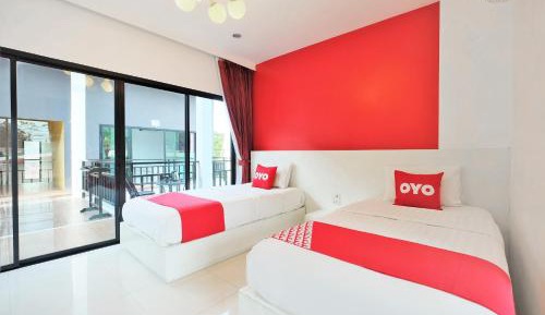 Twin Room with Pool View