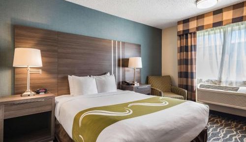 Queen Room - Accessible/Non-Smoking