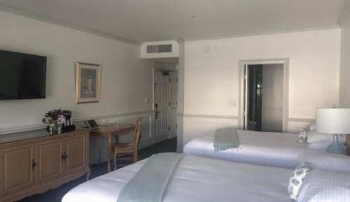 City Deluxe Double Queen