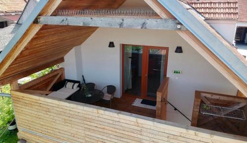 Studio Apartment with Terrace (2 Adults)