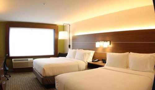 Room with Two Beds - Hearing Accessible - Non-Smoking