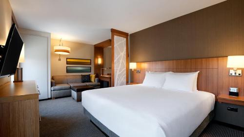 King Room with Sofa Bed - High Floor