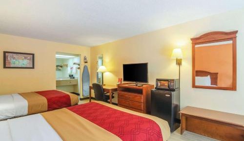 Queen Room with Two Queen Beds - Smoking