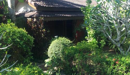 Bungalow with Patio