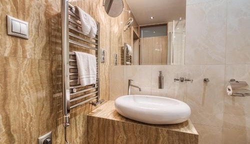 Deluxe Double Room with Shower