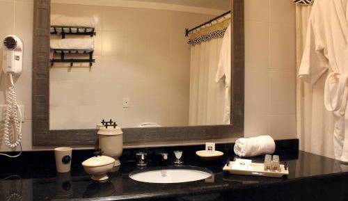 Suite with Mountain View