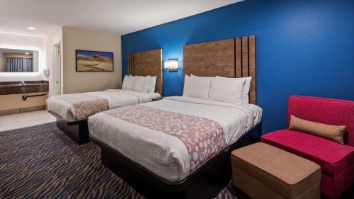 Queen Room with Two Queen Beds - Non-Smoking