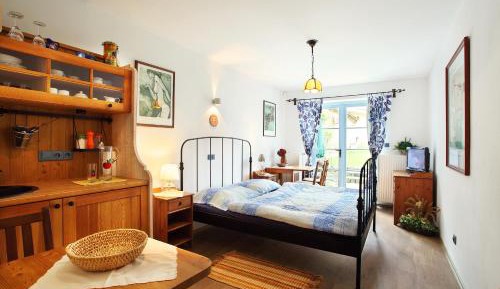 Studio (2 Adults)