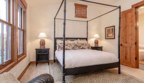 Three-Bedroom Vacation Home 